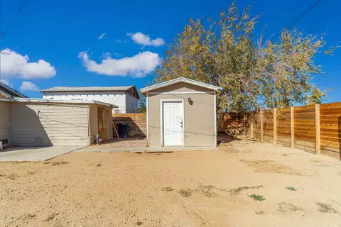 Exterior - 15924 N St, Mojave, CA 93501 photo 5 of 7
