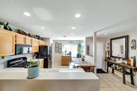6041 Treehaven Ct, Lancaster, CA 93536 photo 11