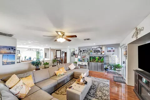 6041 Treehaven Ct, Lancaster, CA 93536 photo 7