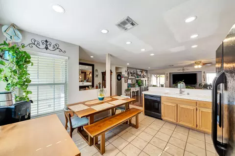 6041 Treehaven Ct, Lancaster, CA 93536 photo 13