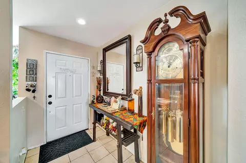 6041 Treehaven Ct, Lancaster, CA 93536 photo 4