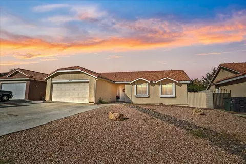 3325 Stella Ave, Rosamond, CA 93560