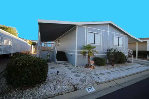 5200 Entrar Dr #SPC 202, Palmdale, CA 93551