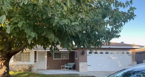 225 Apache Ln, Ridgecrest, CA 93555