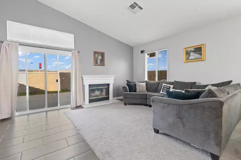 3325 Garnet Ave, Rosamond, CA 93560 photo 8