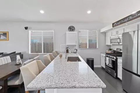 3325 Garnet Ave, Rosamond, CA 93560 photo 5