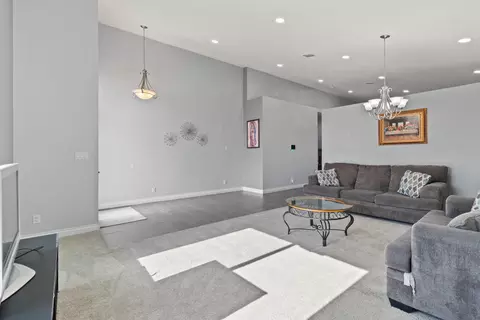 3325 Garnet Ave, Rosamond, CA 93560 photo 3