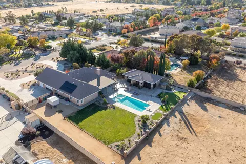 View/Area - 4137 Derby Cir, Lancaster, CA 93536 photo 3 of 4