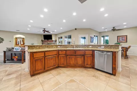 Kitchen - 4137 Derby Cir, Lancaster, CA 93536 photo 3 of 7