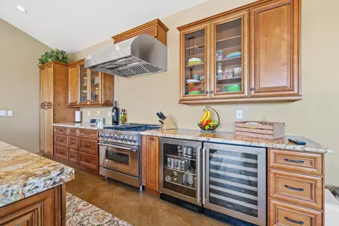 Kitchen - 4137 Derby Cir, Lancaster, CA 93536 photo 5 of 7