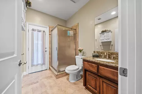 Bath - 4137 Derby Cir, Lancaster, CA 93536 photo 5 of 5