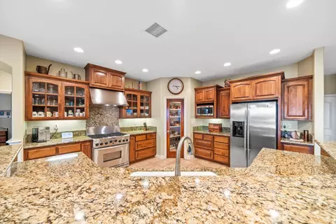 Kitchen - 4137 Derby Cir, Lancaster, CA 93536 photo 1 of 7