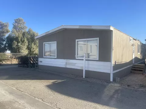 2421 Sierra Hwy #38, Rosamond, CA 93560
