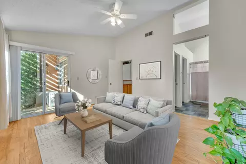 1024 Royal Palm Dr, Rosamond, CA 93560