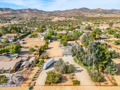 33127 Dorama Ave, Acton, CA 93510 photo 2