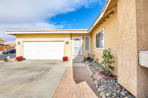 37616 Laderman Ln, Palmdale, CA 93550 photo 4
