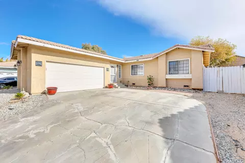 37616 Laderman Ln, Palmdale, CA 93550 photo 2