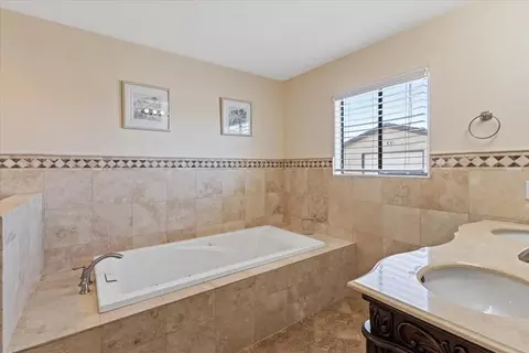 Bath - 43708 35th St E, Lancaster, CA 93535 photo 2 of 3