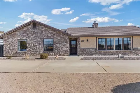Exterior - 43708 35th St E, Lancaster, CA 93535 photo 10 of 13
