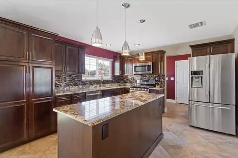 Kitchen - 43708 35th St E, Lancaster, CA 93535 photo 3 of 7