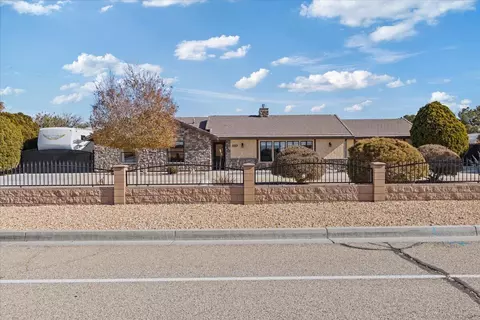 Exterior - 43708 35th St E, Lancaster, CA 93535 photo 12 of 13