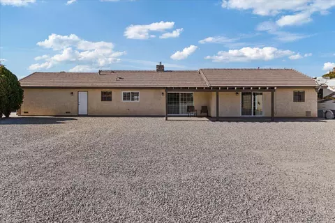 Exterior - 43708 35th St E, Lancaster, CA 93535 photo 7 of 13