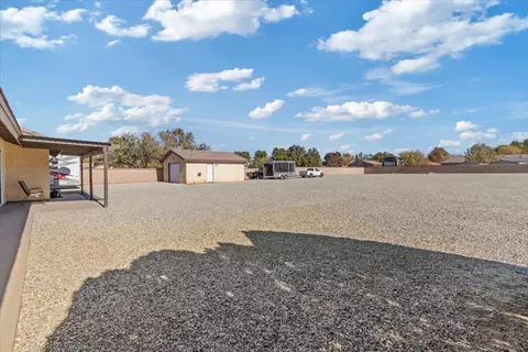 Exterior - 43708 35th St E, Lancaster, CA 93535 photo 3 of 13