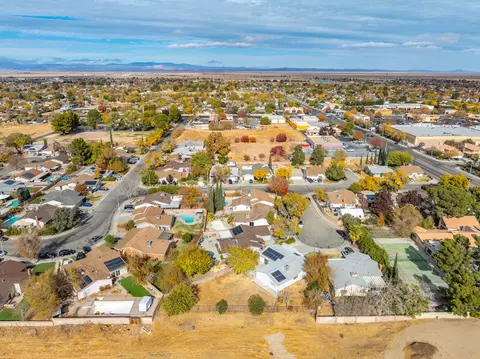 View/Area - 44201 Denmore Ave, Lancaster, CA 93535 photo 4 of 5