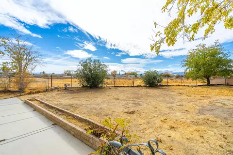 Exterior - 44201 Denmore Ave, Lancaster, CA 93535 photo 7 of 12