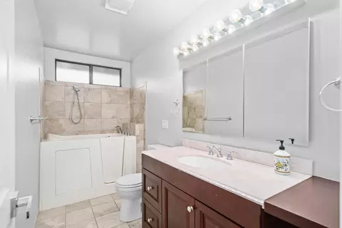 Bath - 44201 Denmore Ave, Lancaster, CA 93535 photo 2 of 2