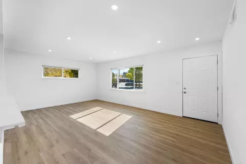 437 Lightcap St, Lancaster, CA 93535 photo 4