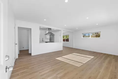 437 Lightcap St, Lancaster, CA 93535 photo 2