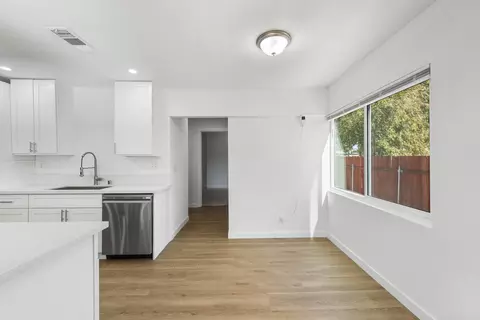 437 Lightcap St, Lancaster, CA 93535 photo 8