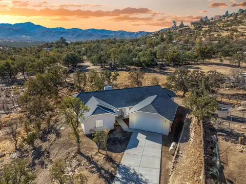 21216 Prospect Ave, Tehachapi, CA 93561
