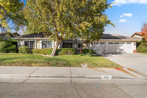 5527 Pine Ave, Palmdale, CA 93551 photo 2