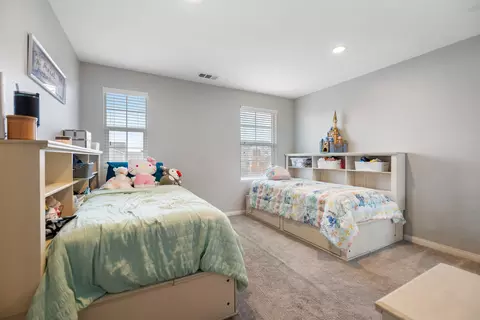 Bedroom - 37531 Citron Pl, Palmdale, CA 93551 photo 2 of 5