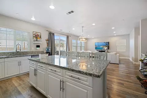 Kitchen - 37531 Citron Pl, Palmdale, CA 93551 photo 2 of 2