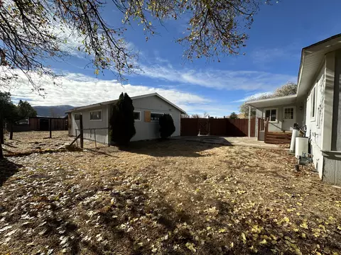 Exterior - 1240 Arabian Dr, Tehachapi, CA 93561 photo 6 of 9