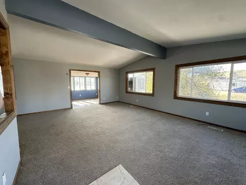 Living - 1240 Arabian Dr, Tehachapi, CA 93561 photo 1 of 4
