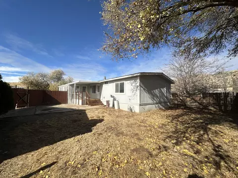 Exterior - 1240 Arabian Dr, Tehachapi, CA 93561 photo 5 of 9