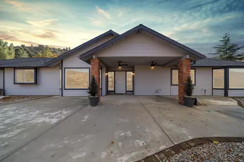 Exterior - 22521 Fargo Way, Tehachapi, CA 93561 photo 2 of 10