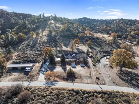 View/Area - 22521 Fargo Way, Tehachapi, CA 93561 photo 6 of 7