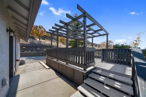 Exterior - 22521 Fargo Way, Tehachapi, CA 93561 photo 9 of 10