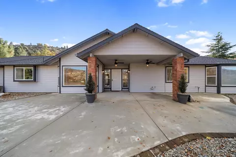 Exterior - 22521 Fargo Way, Tehachapi, CA 93561 photo 4 of 10