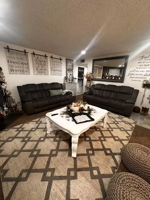 Living - 15879 Lee St, Mojave, CA 93501 photo 3 of 3