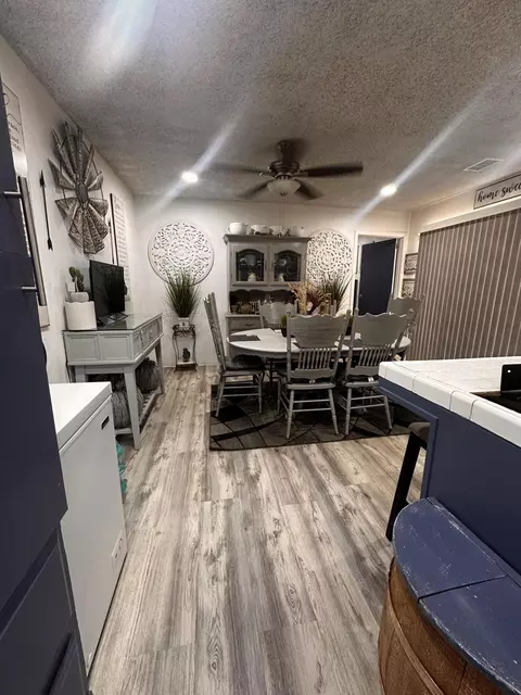 Dining - 15879 Lee St, Mojave, CA 93501 photo 1 of 2