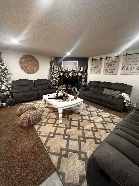 Living - 15879 Lee St, Mojave, CA 93501 photo 1 of 3
