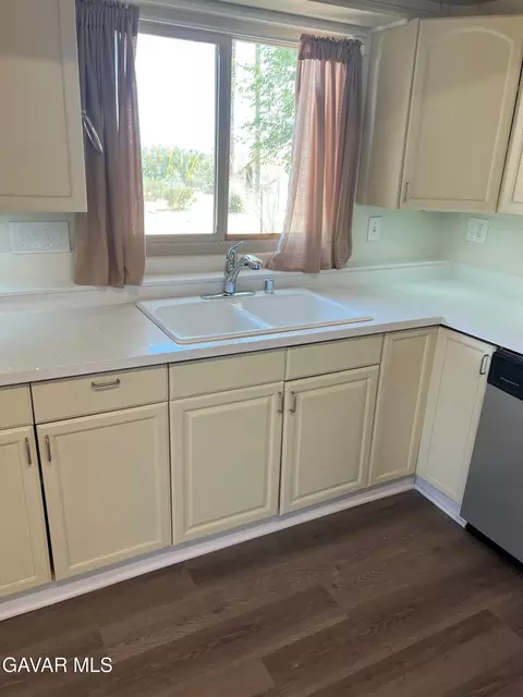 Kitchen - 3358 Martin Ave, Mojave, CA 93501 photo 8 of 8