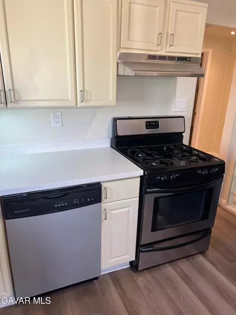 Kitchen - 3358 Martin Ave, Mojave, CA 93501 photo 4 of 8