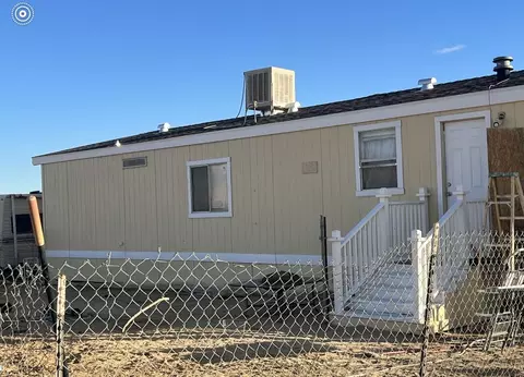 4263 Gibbs Ave, Mojave, CA 93501 photo 2